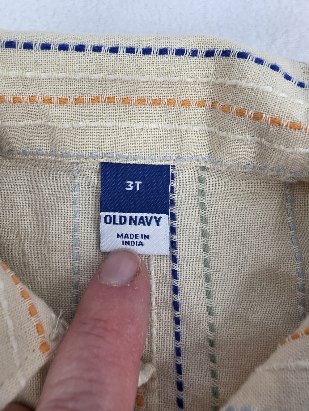 Old Navy Boy's Cream Short-Sleeve Button-Up Shirt with Stripes Size 3T AL-3532 - Picture 3 of 6